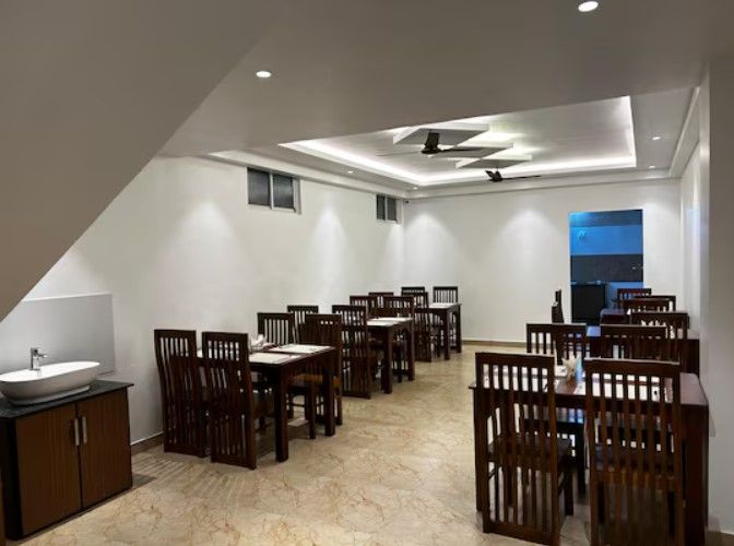 Food & Dining