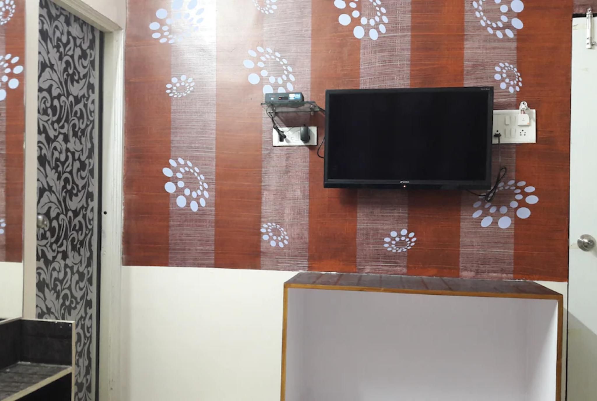 Deluxe Air Conditioning Room