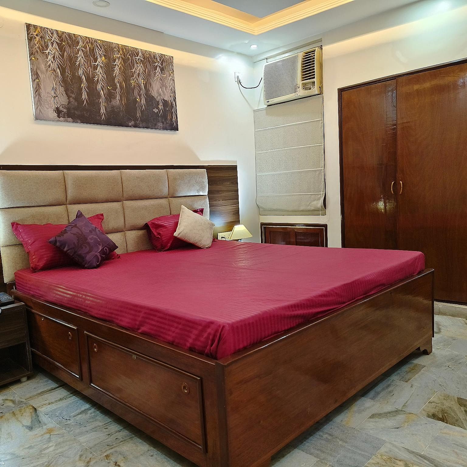 Classic Room with King Bed
