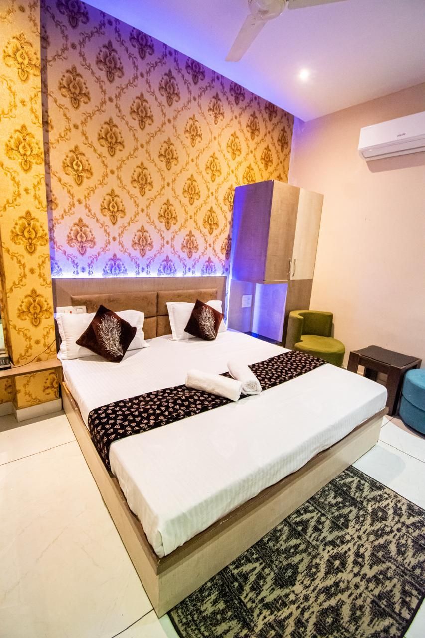 Deluxe Double or Twin