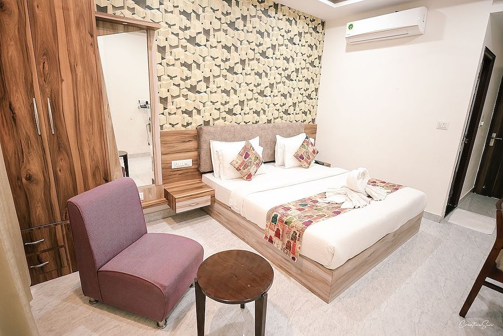 Hotel Paramount Near Monsoon Palace Deluxe Room 3