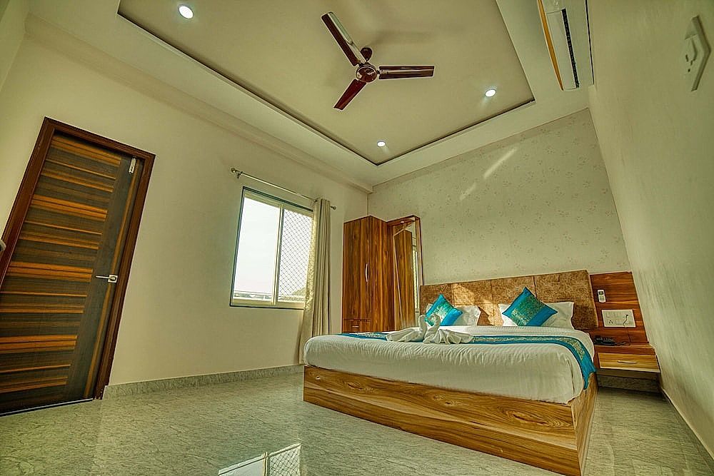 Hotel Paramount Near Monsoon Palace Deluxe Room 5