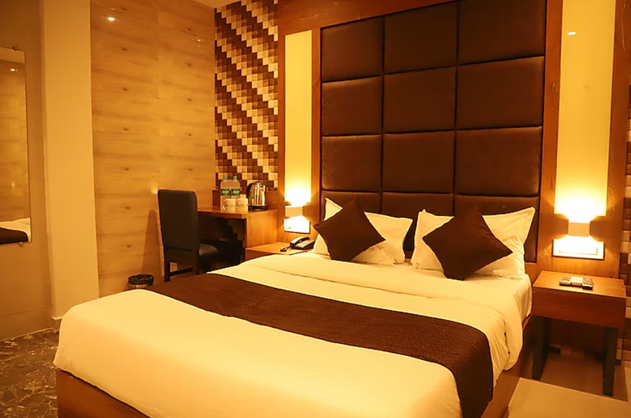 EXECUTIVE ROOMS