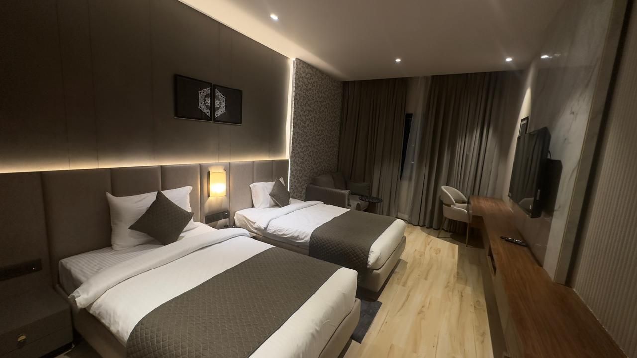 Premium Twin Bed Room