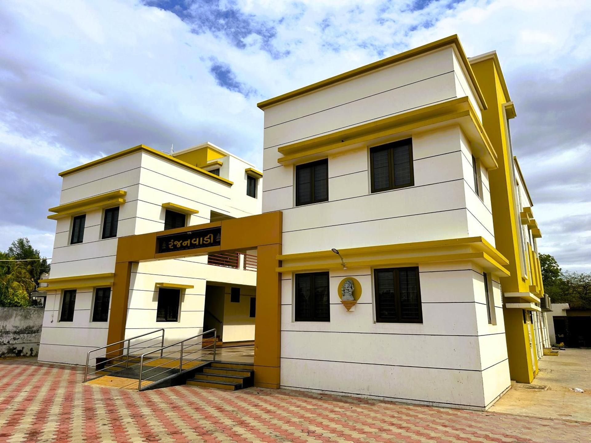 StayGuru Ranjan Vadi