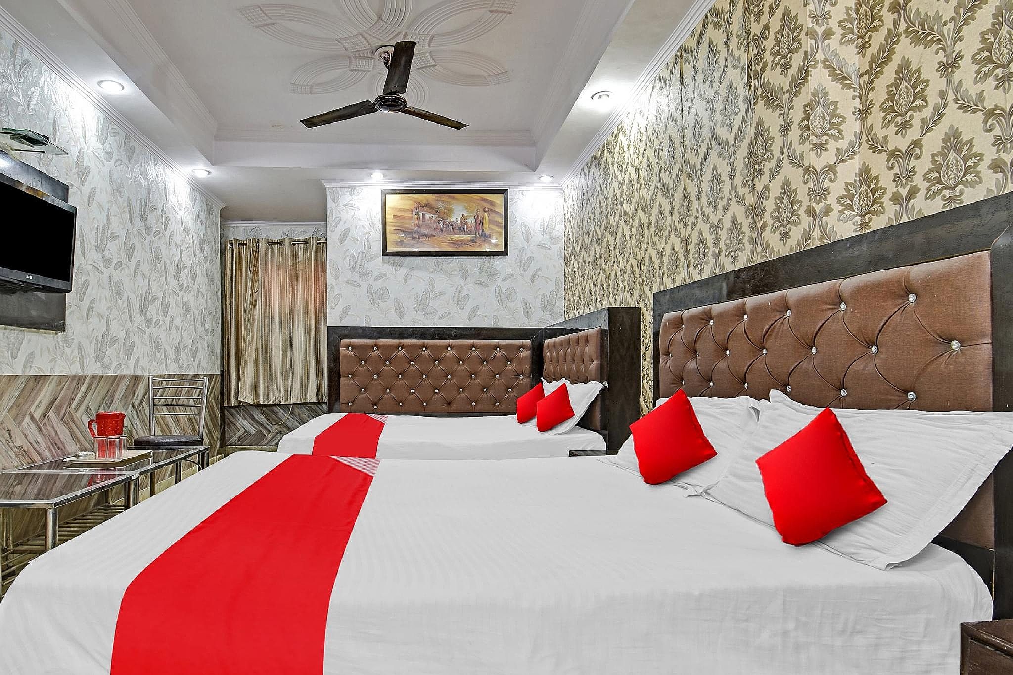 OYO Flagship 80919 Hotel Vinayaka Inn Near Gurudwara Shri Bangla Sahib Classic Double or Twin 2