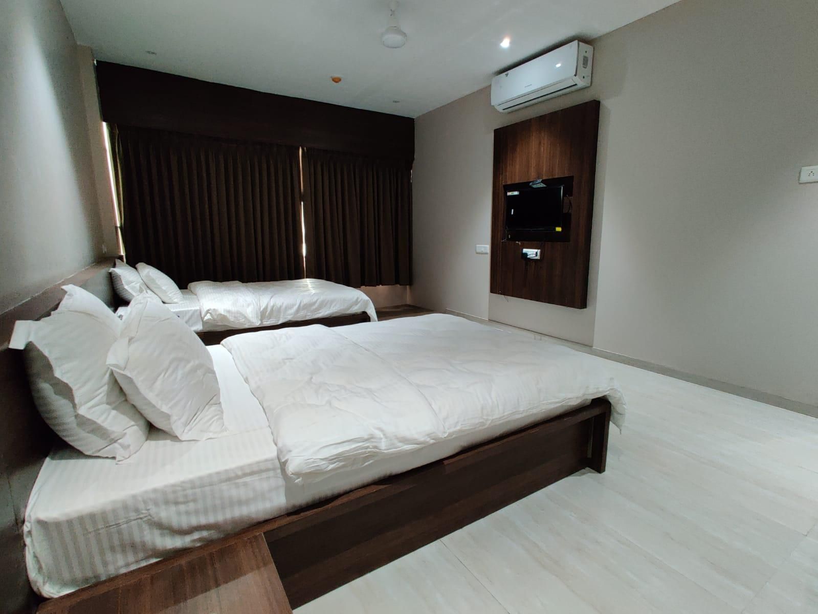 Hotel Runwal Tower, Ichalkaranji