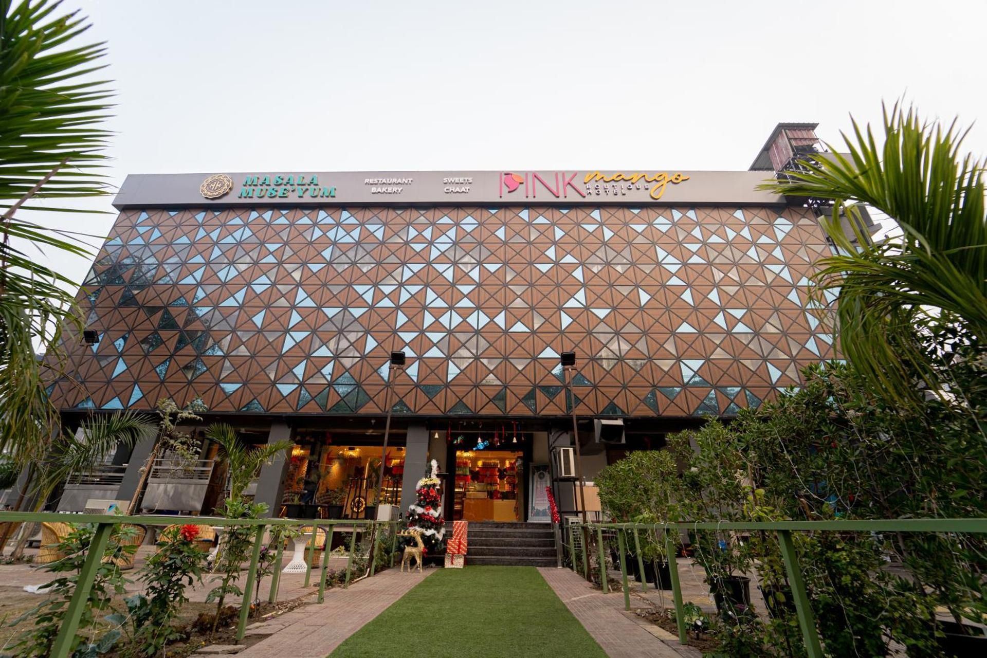  Pink Mango A Boutique Hotel