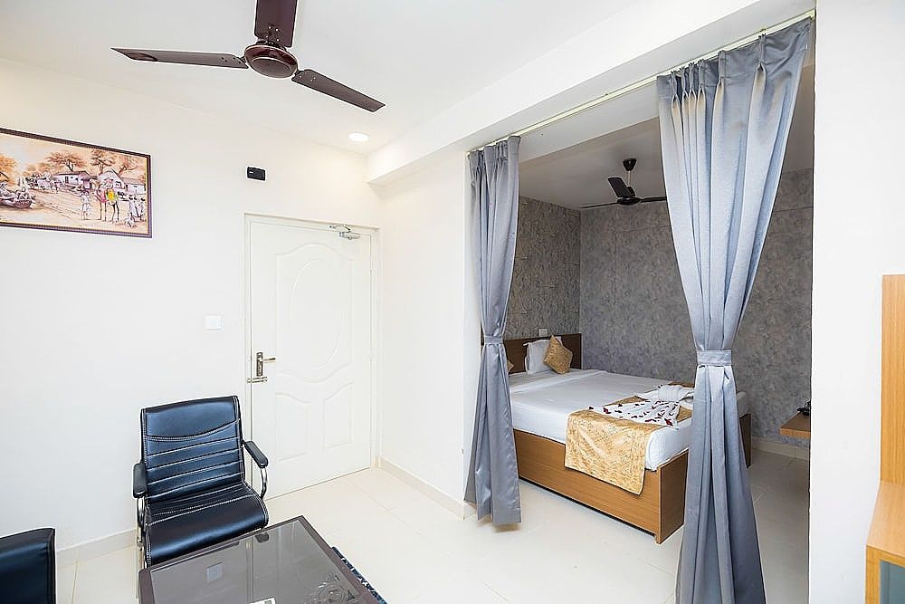 Rosewood Luxury Hotel Deluxe Studio 6