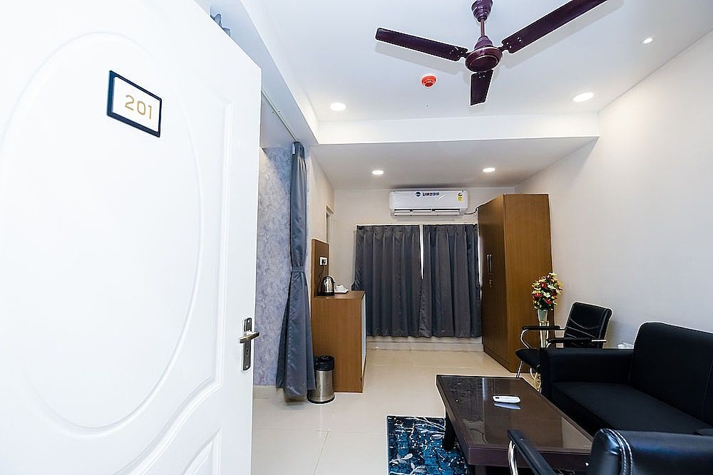 Rosewood Luxury Hotel Deluxe Studio 7