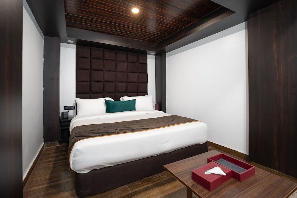 The West Gate Posada by Summit Deluxe Room 4