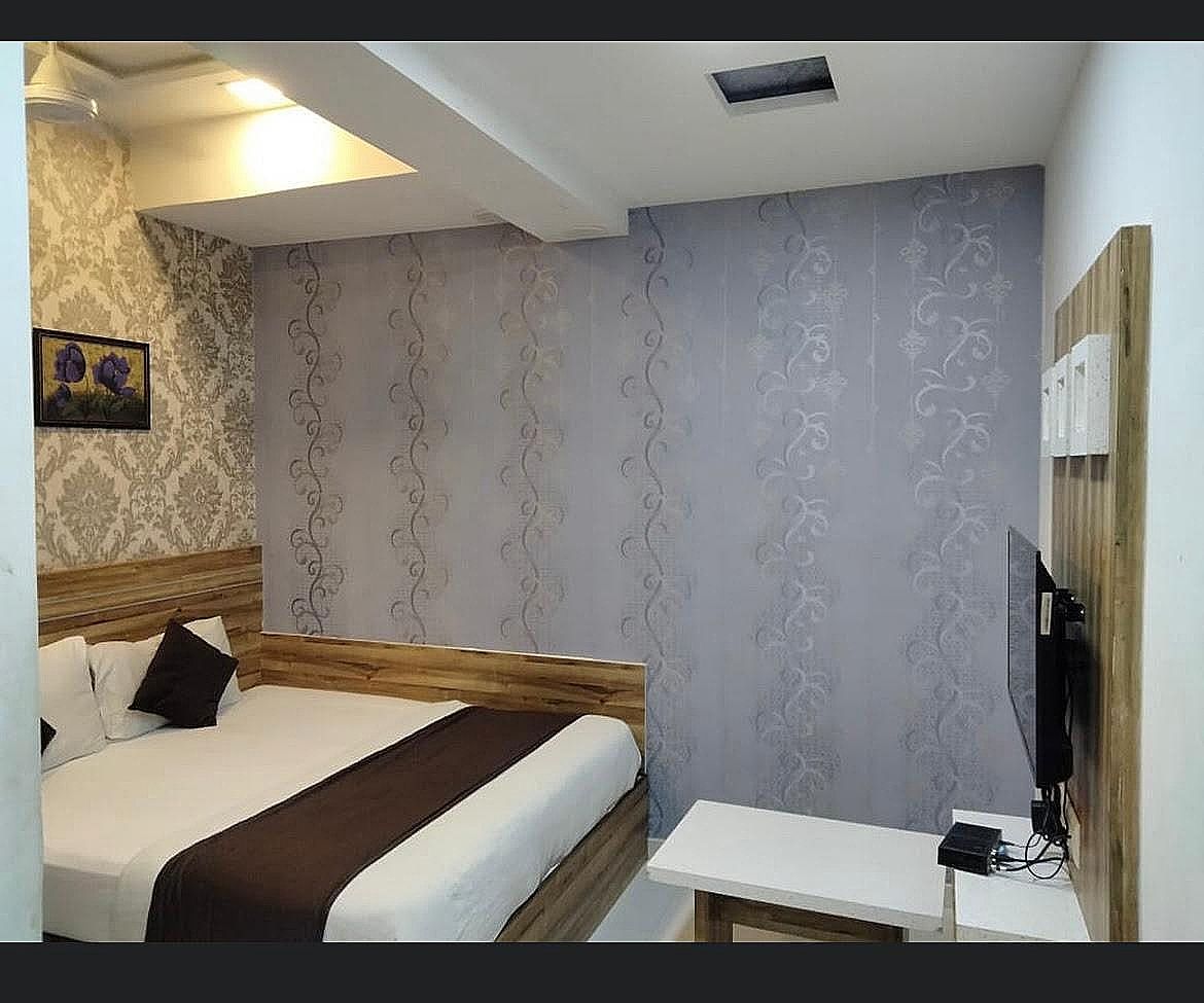 Deluxe AC Room