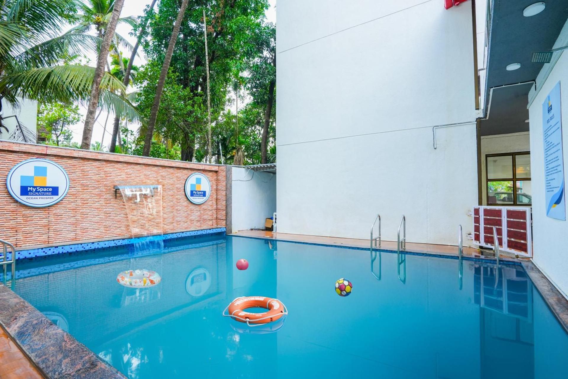 Swimming pool