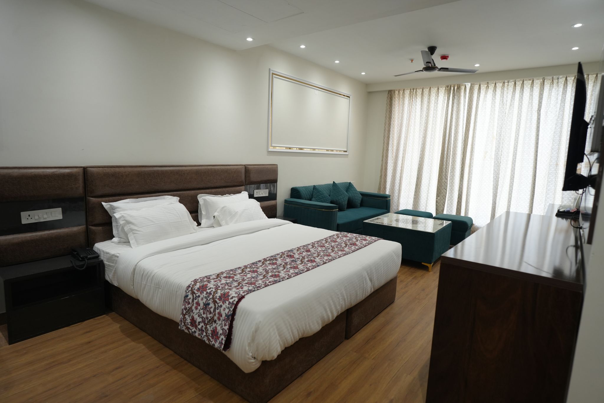 Lounge Suite