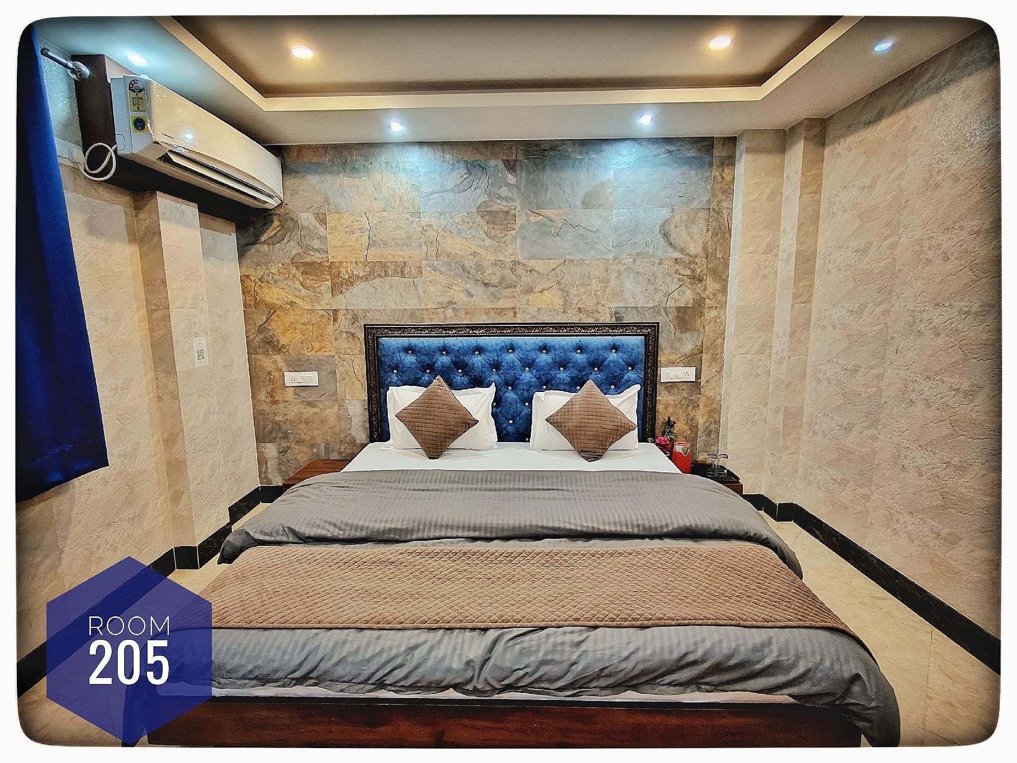 Deluxe - Air Conditioning