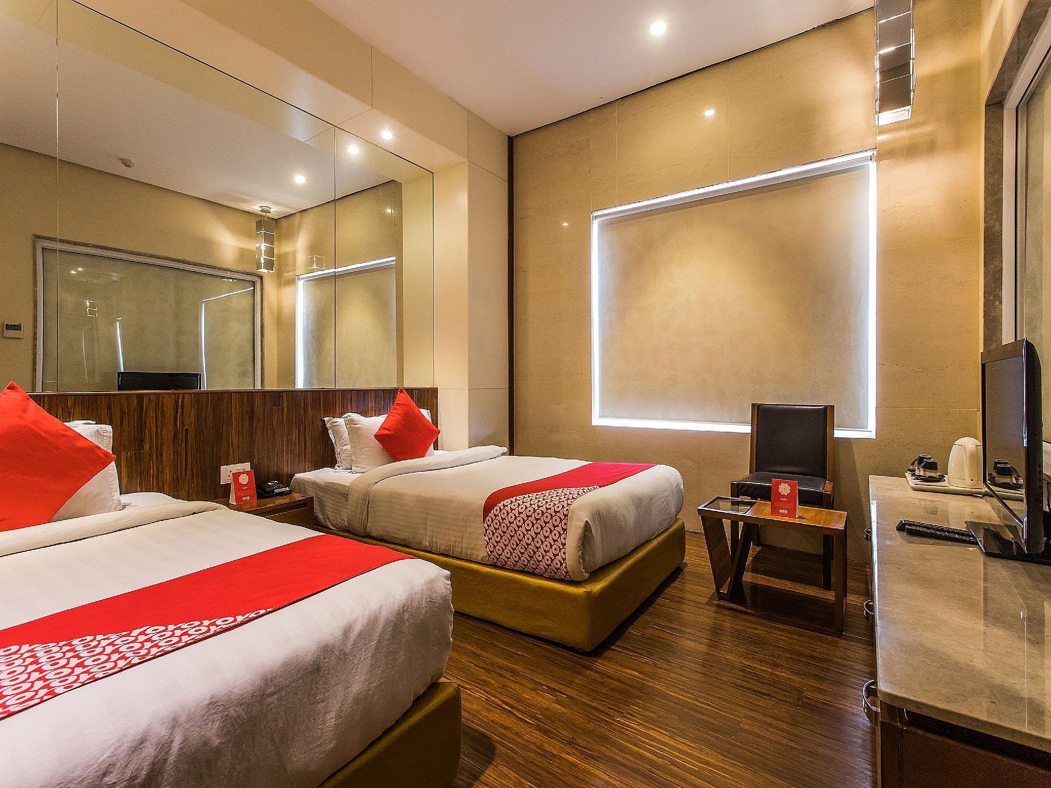 Capital O 14448 Hotel Sapphire Star Deluxe Double or Twin