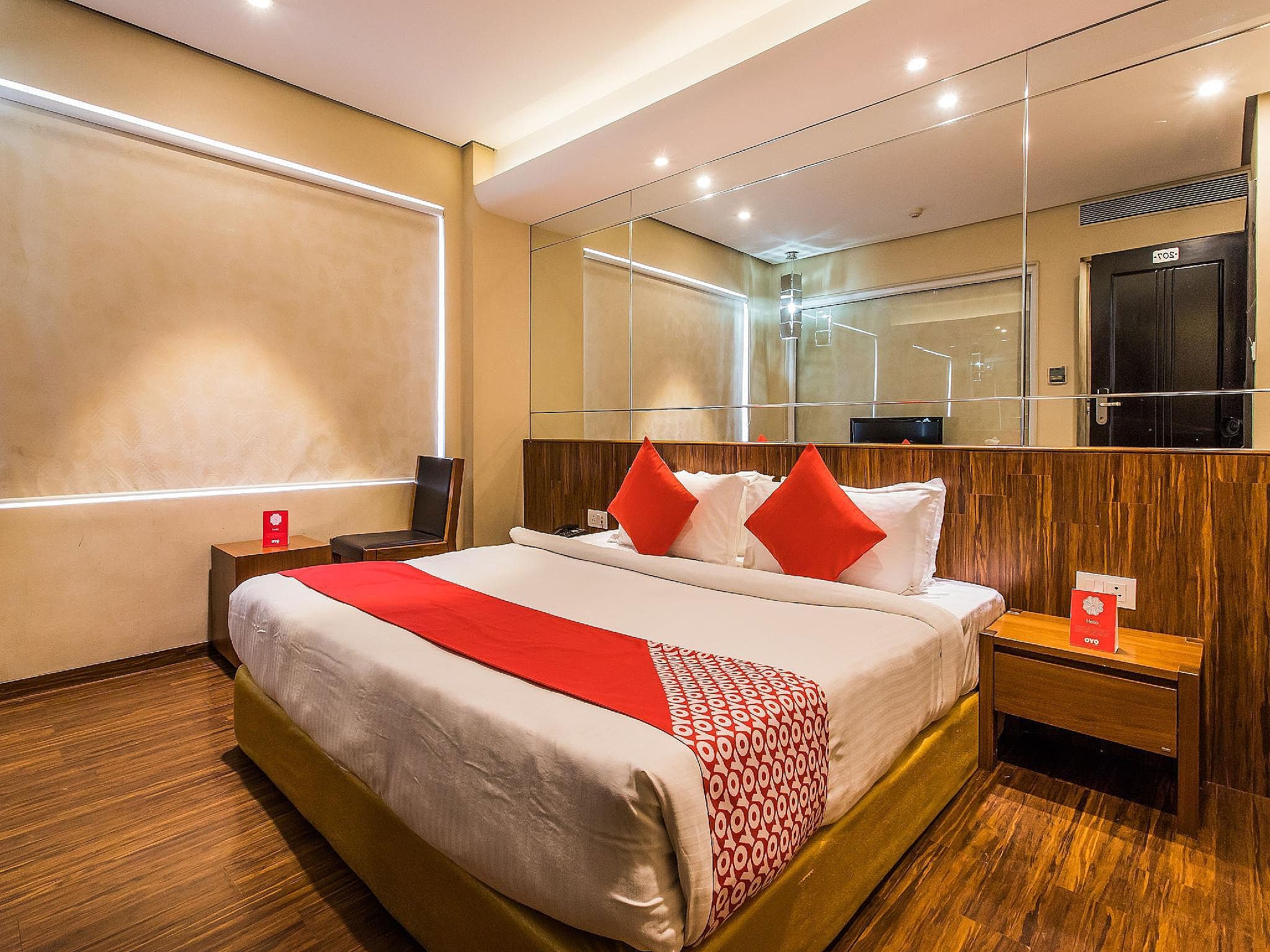 Capital O 14448 Hotel Sapphire Star Deluxe Double or Twin 2