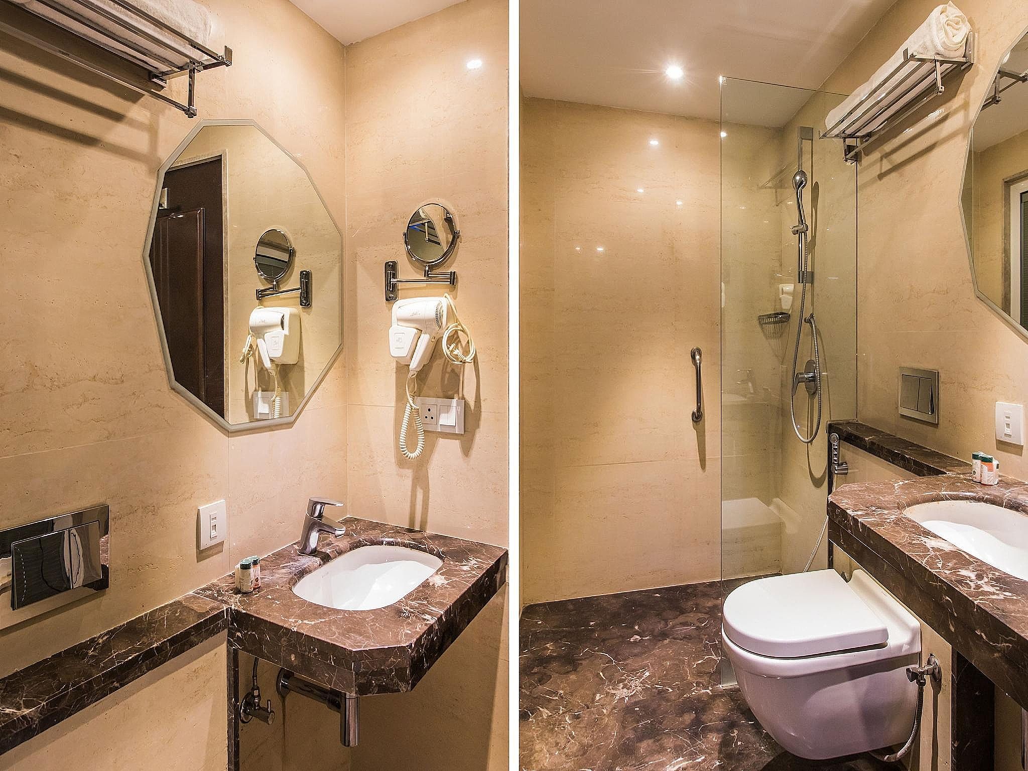 Capital O 14448 Hotel Sapphire Star Deluxe Double or Twin 3