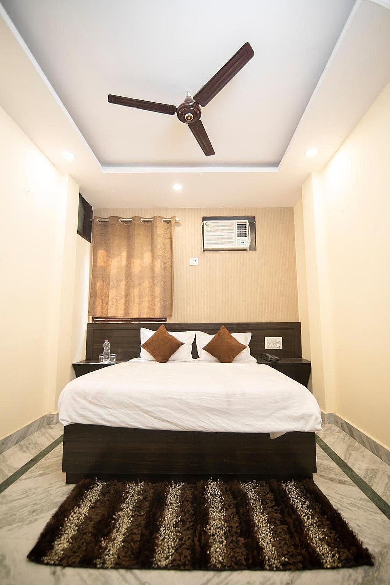 King Room with Partial View