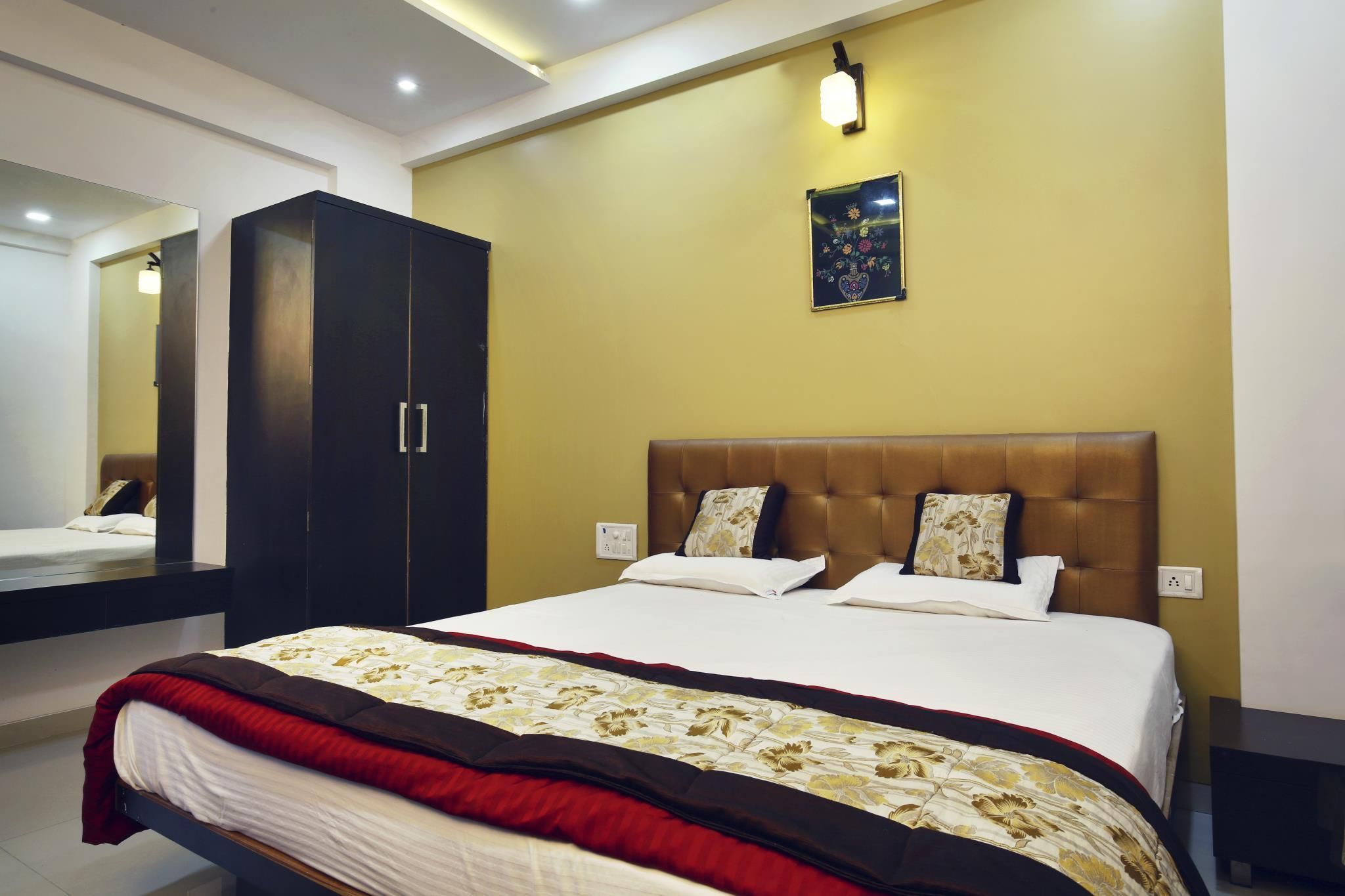 Hotel Girija Deluxe Non A/c