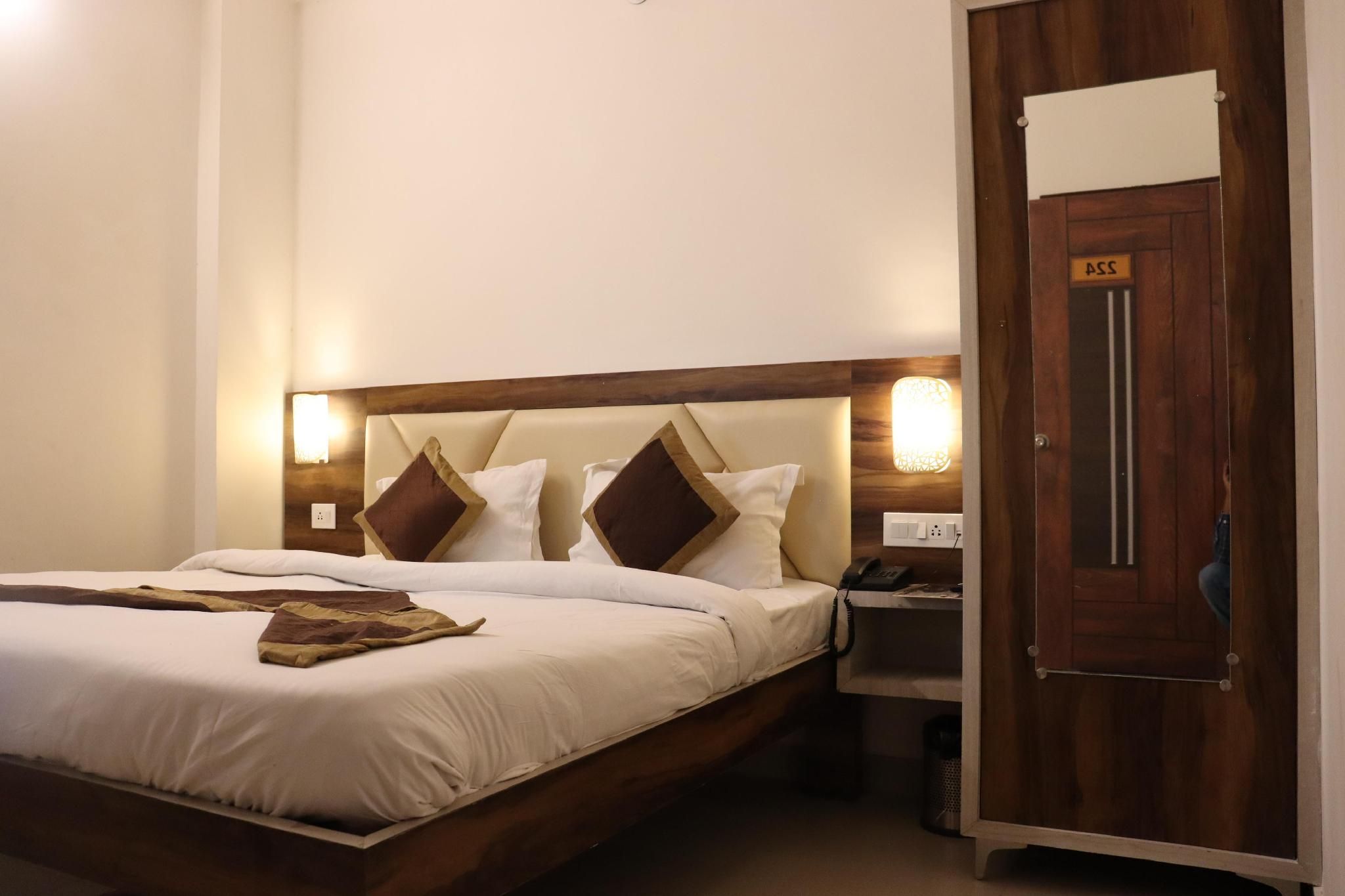 Paradise Inn Deluxe Room 2