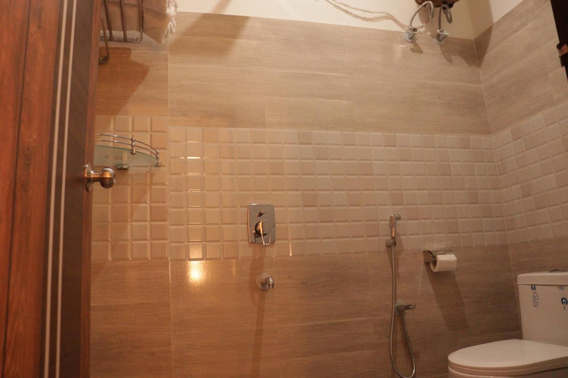 Paradise Inn Deluxe Room 3