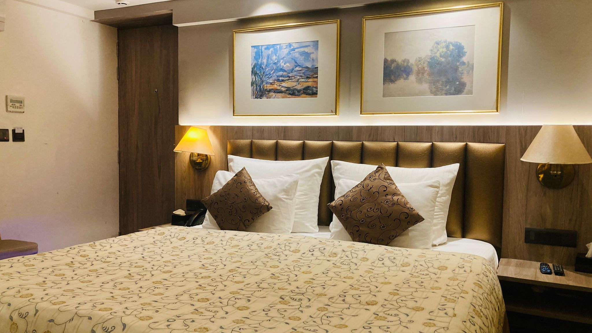 Executive Suite Room - Lake view