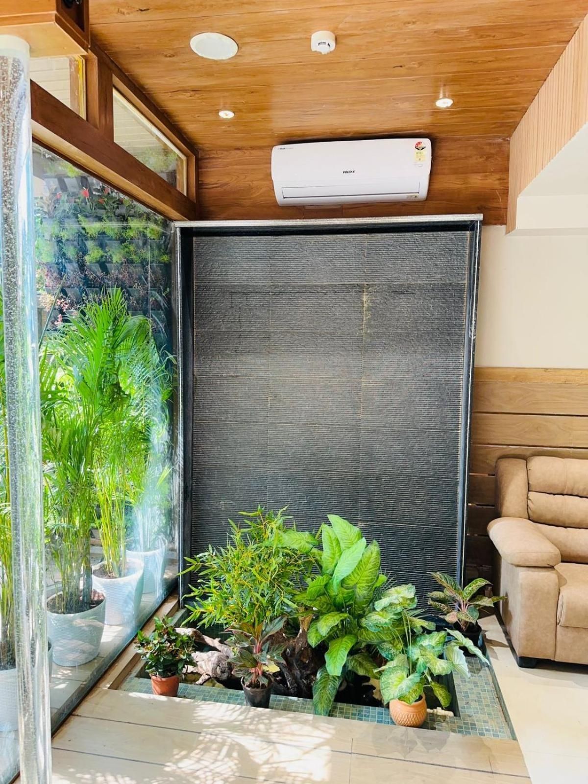 Hotel Amber Paramount Deluxe Twin Room 10