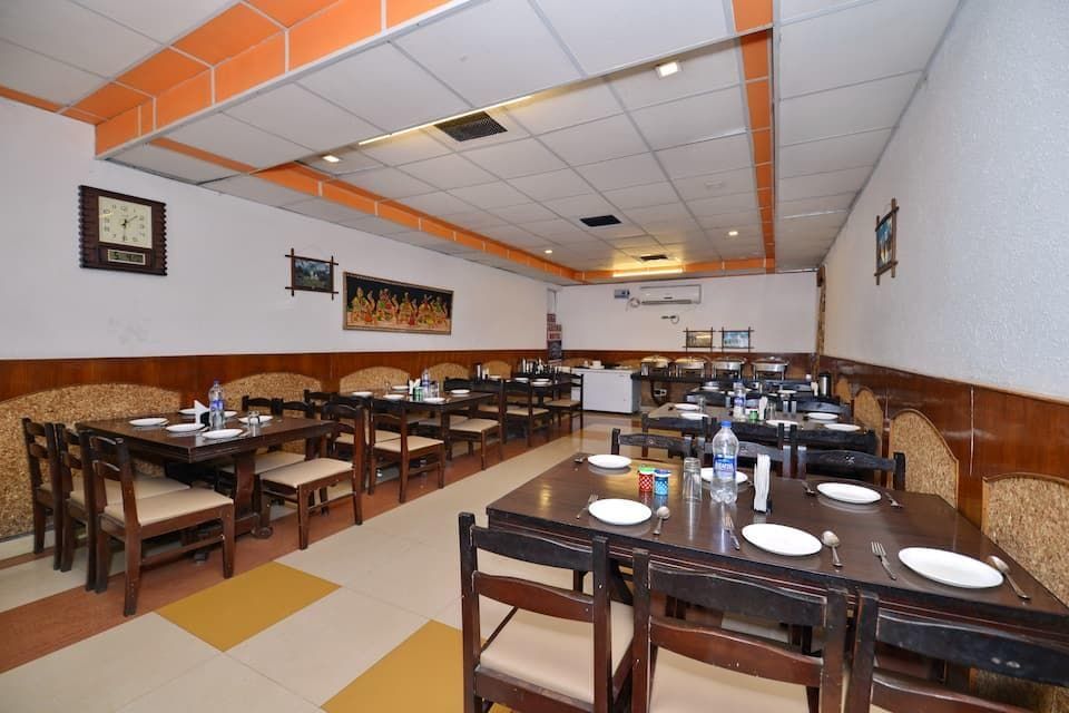 FabHotel Aroma
