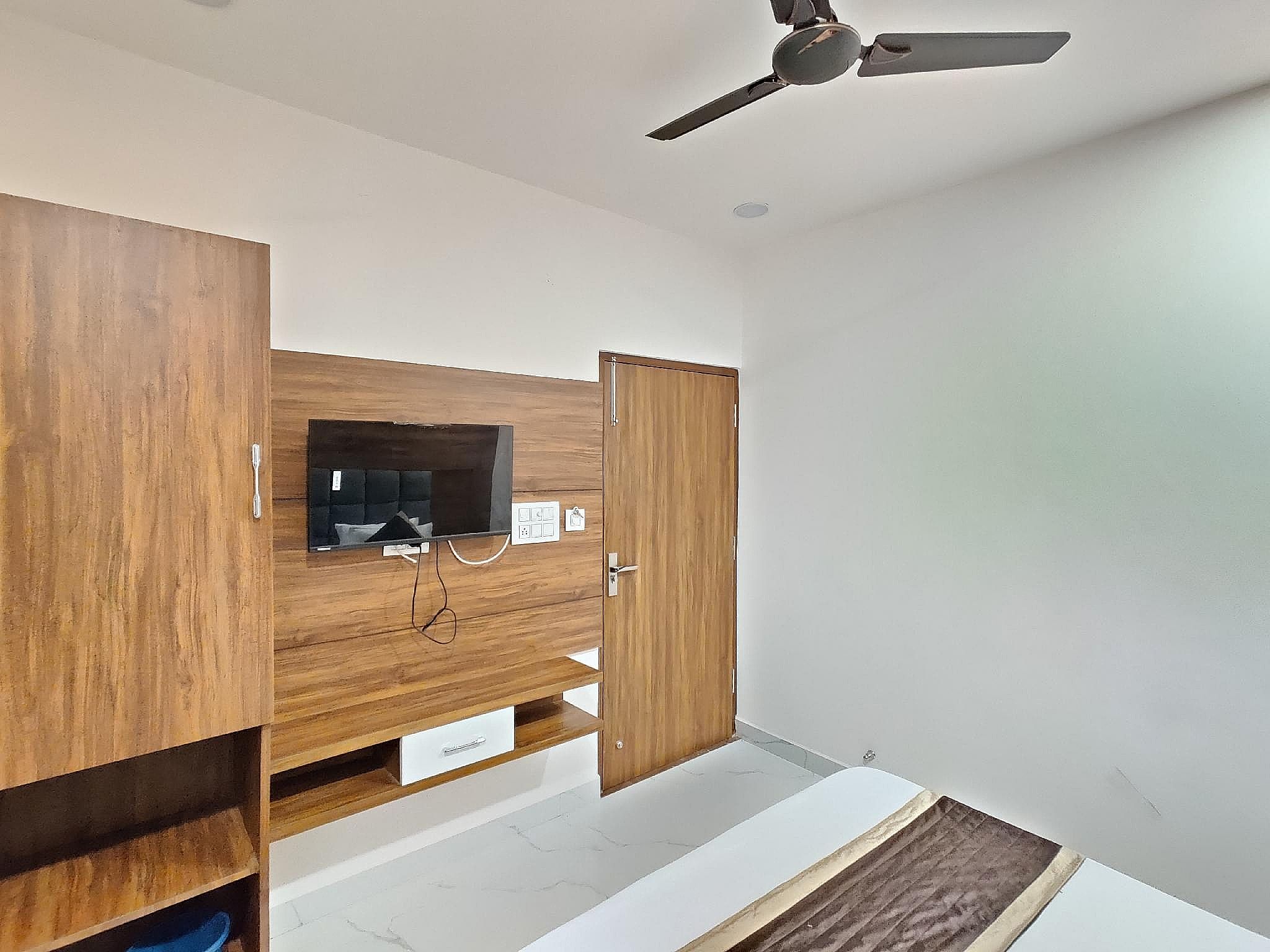 Shared lounge/TV area