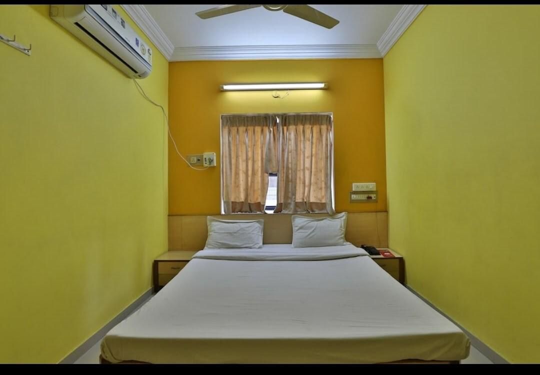 SPOT ON Room without Air Conditioning