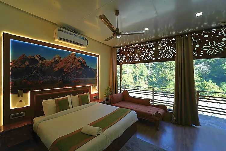 Shri Vrindavan Resort Deluxe Room 2