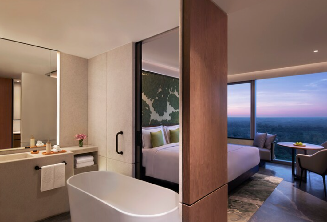 Luxury Room King Bed with Bathtub