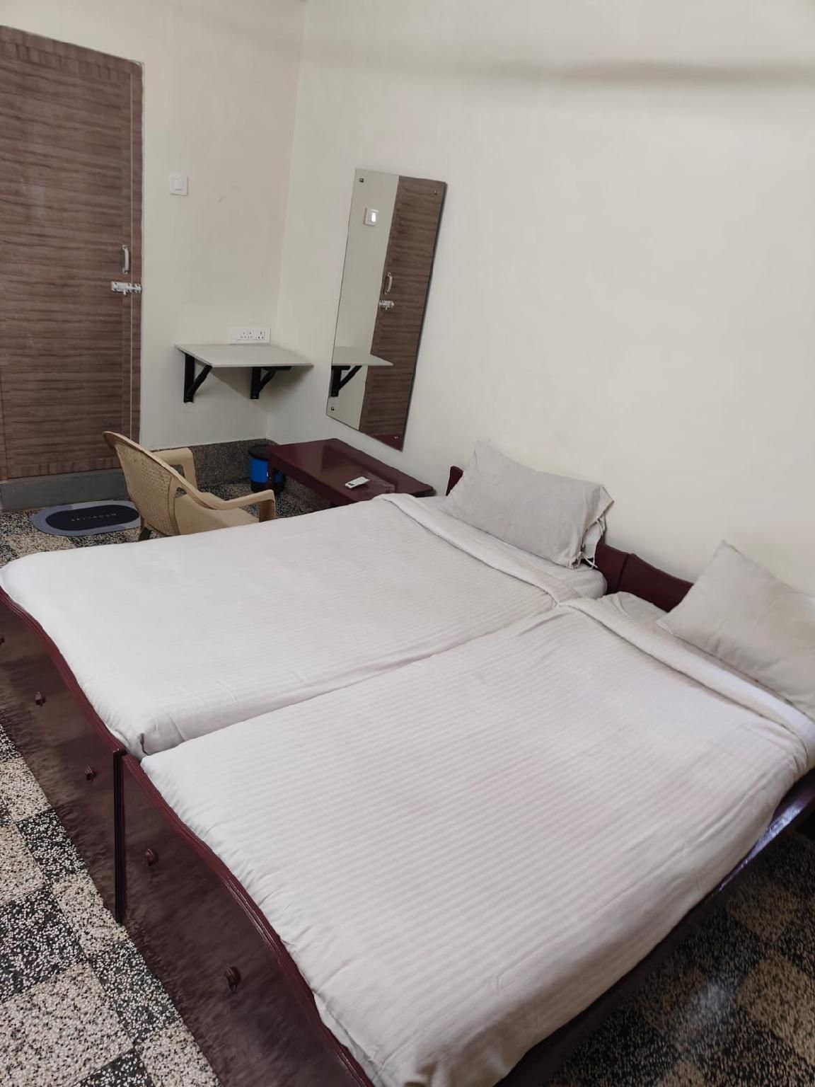 Deluxe Double or Twin