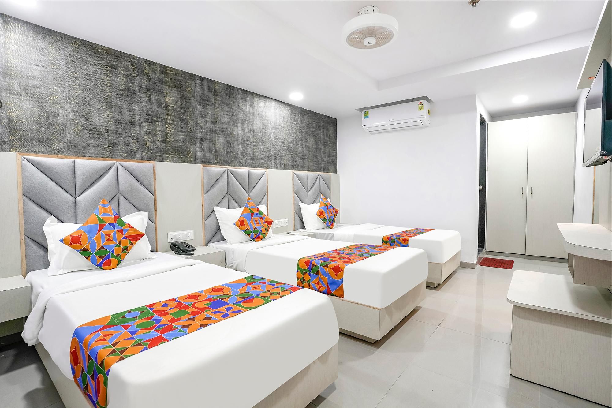 Hotel Grey Sky Deluxe Double Room 3