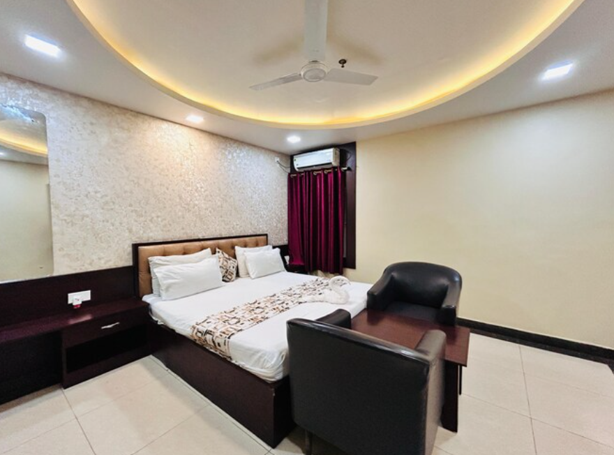 The Metropol Hotel Super Deluxe Room