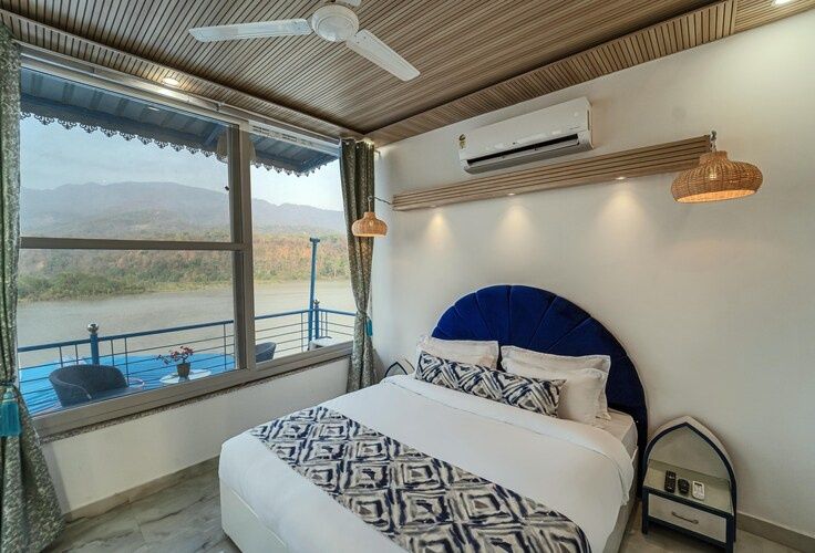 Family Cottage, Double, River View
