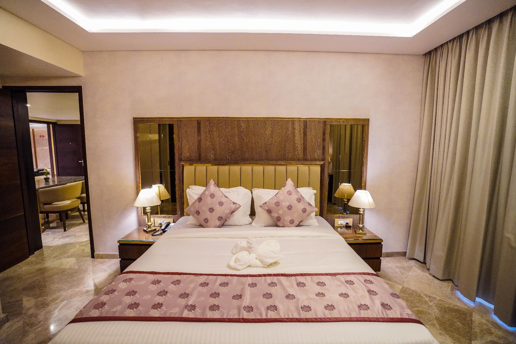 UVA MANISH KUNDAPUR Club Executive King Room 2