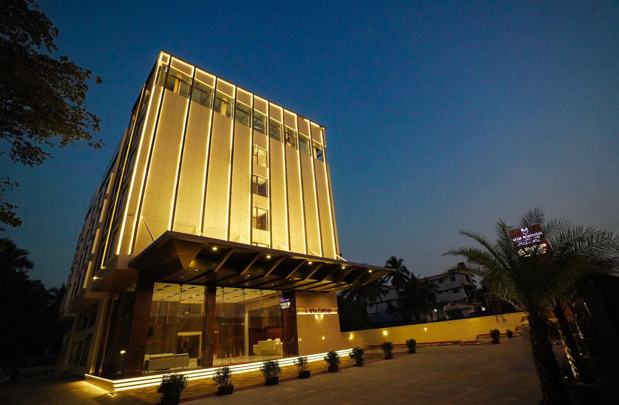 Club Room (1 Queen Bed)