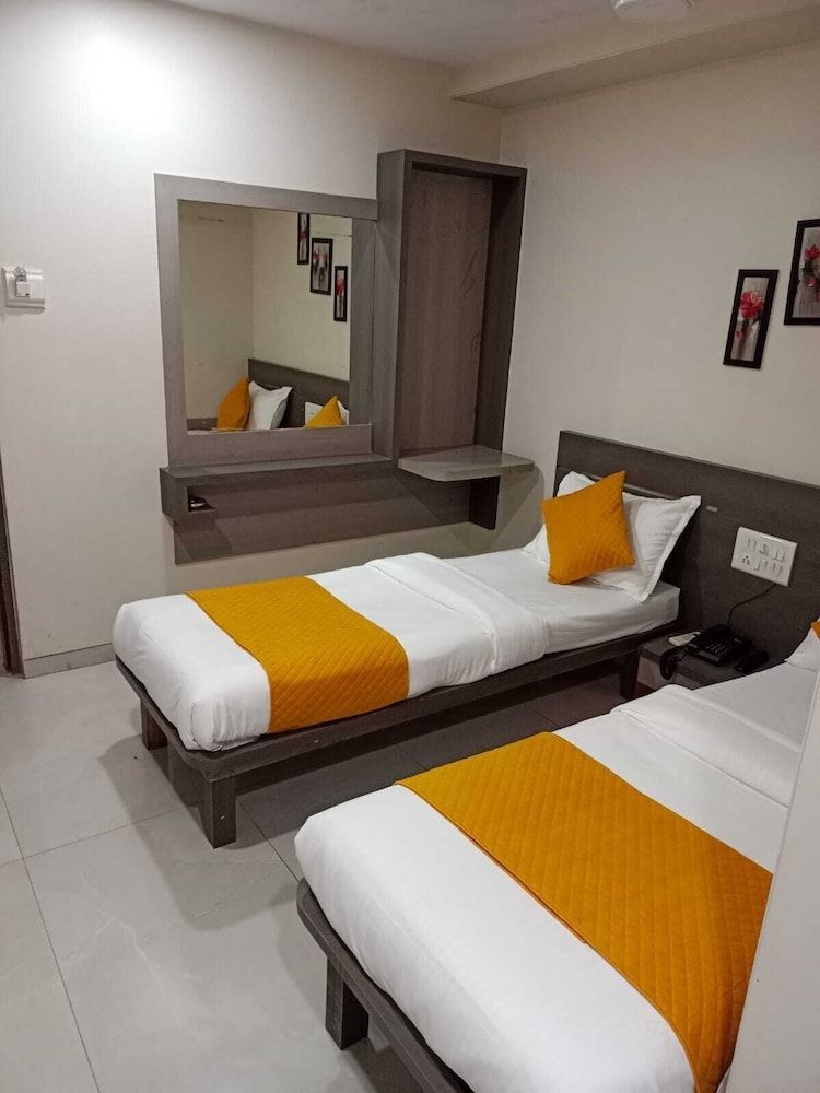 HOTEL RS REGENCY Deluxe Double Room 2