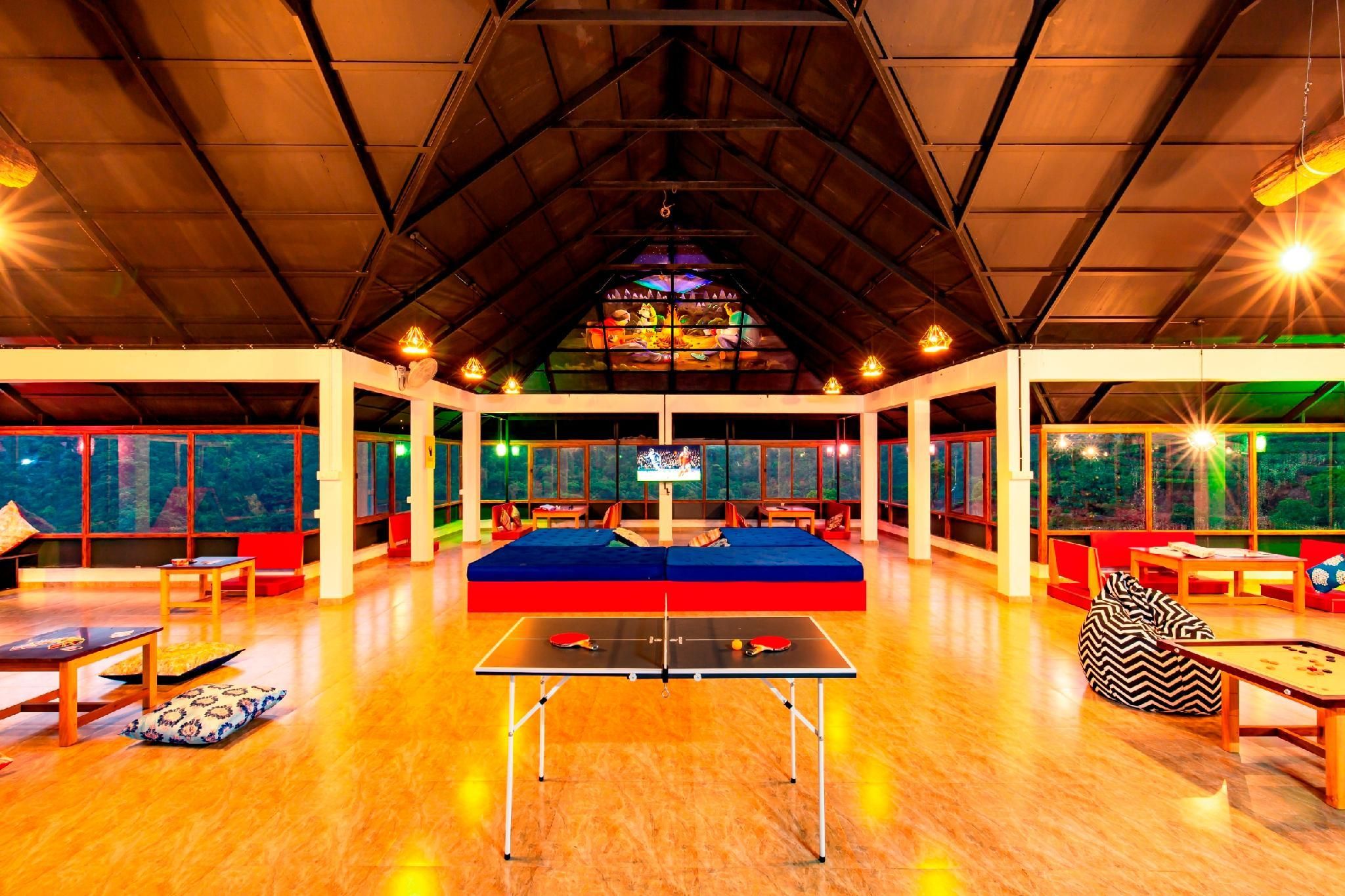 Shared lounge/TV area