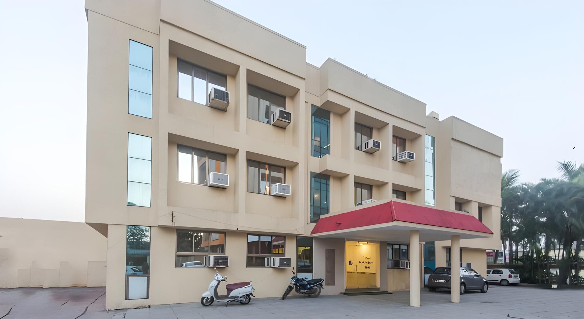 HOTEL KUSHALA GREENS