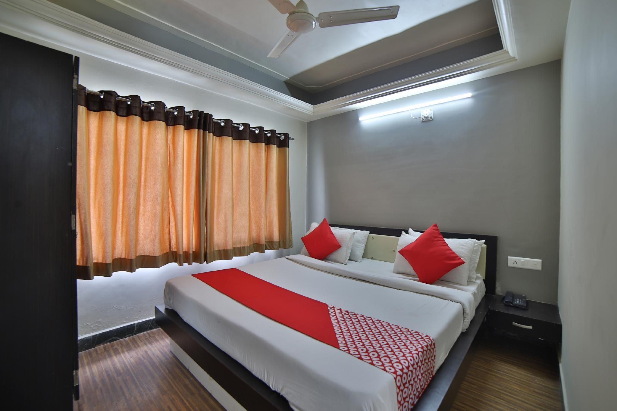 OYO 41929 Hotel Loyal Residency Standard Double