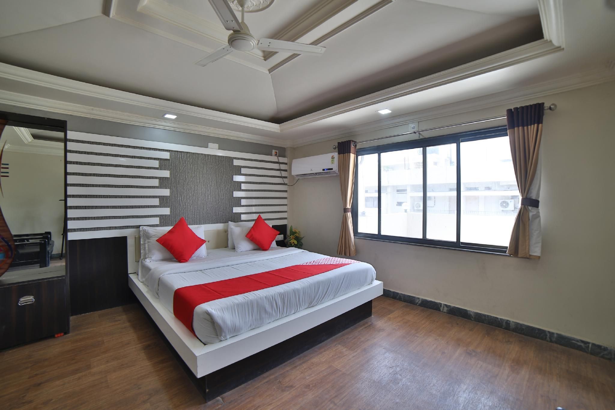 OYO 41929 Hotel Loyal Residency Classic Double or Twin