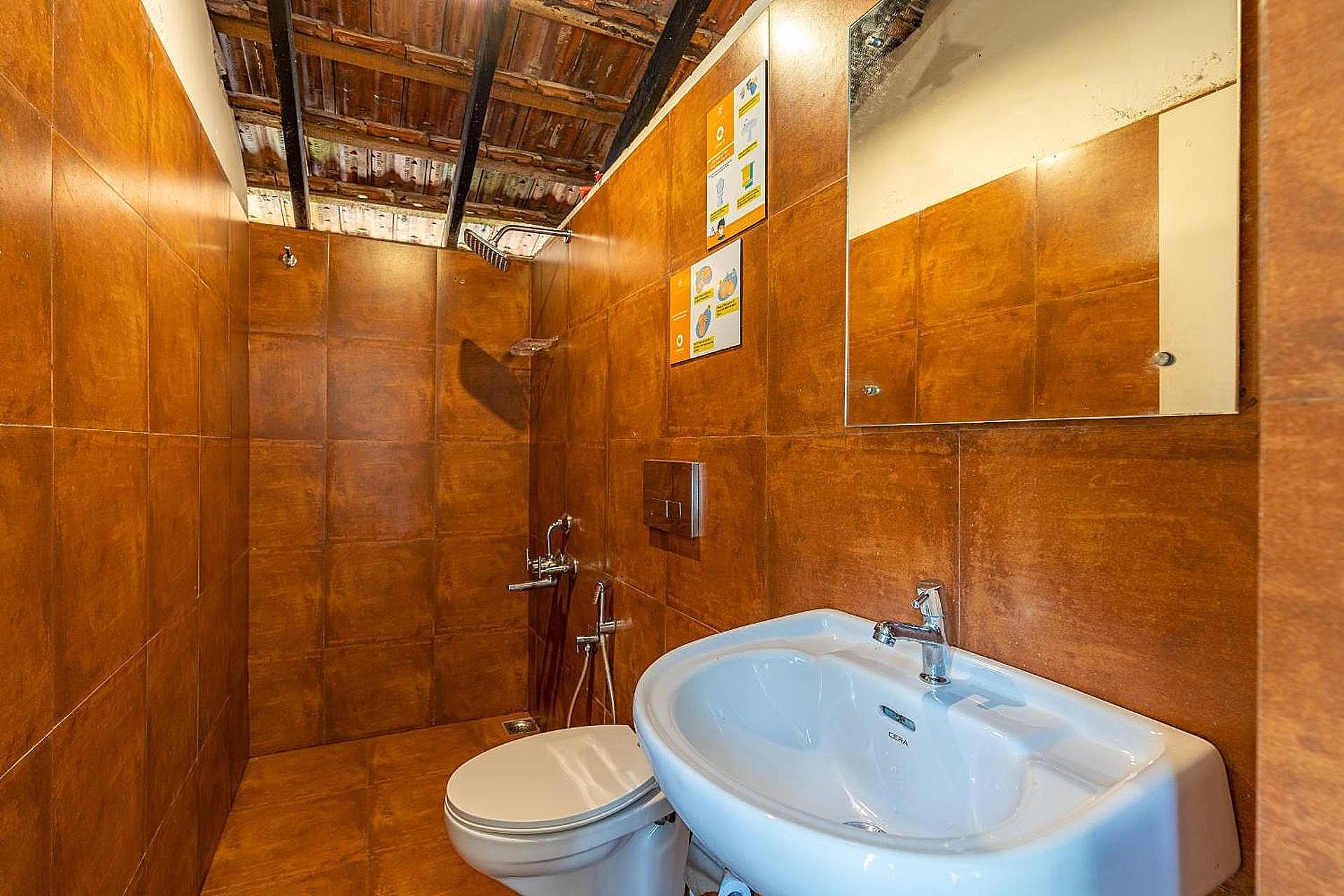 1 Person in 8-Bed Dormitory with En-Suite - Mixed