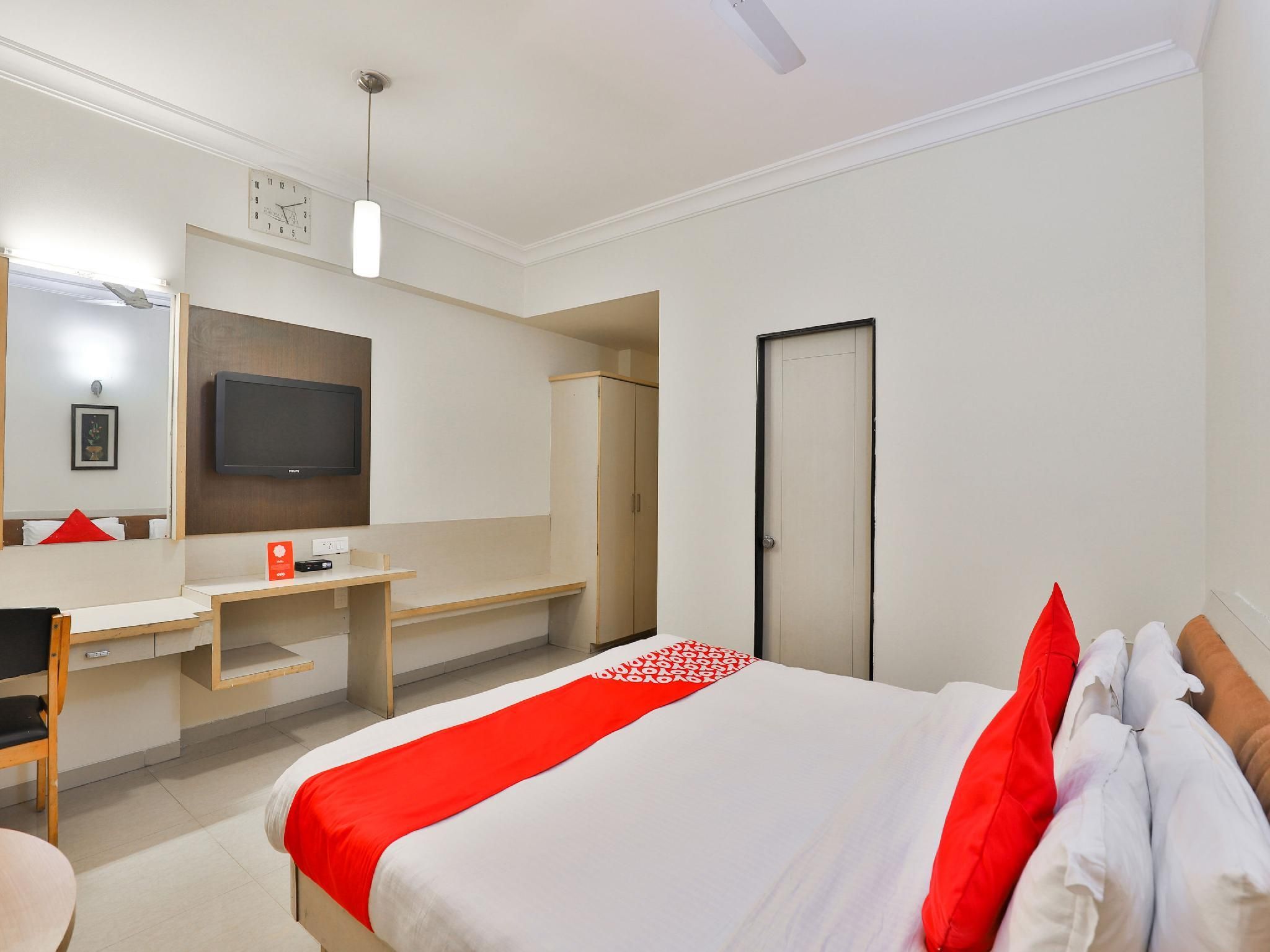 OYO 18373 Hotel Europa Inn Classic Double or Twin 2