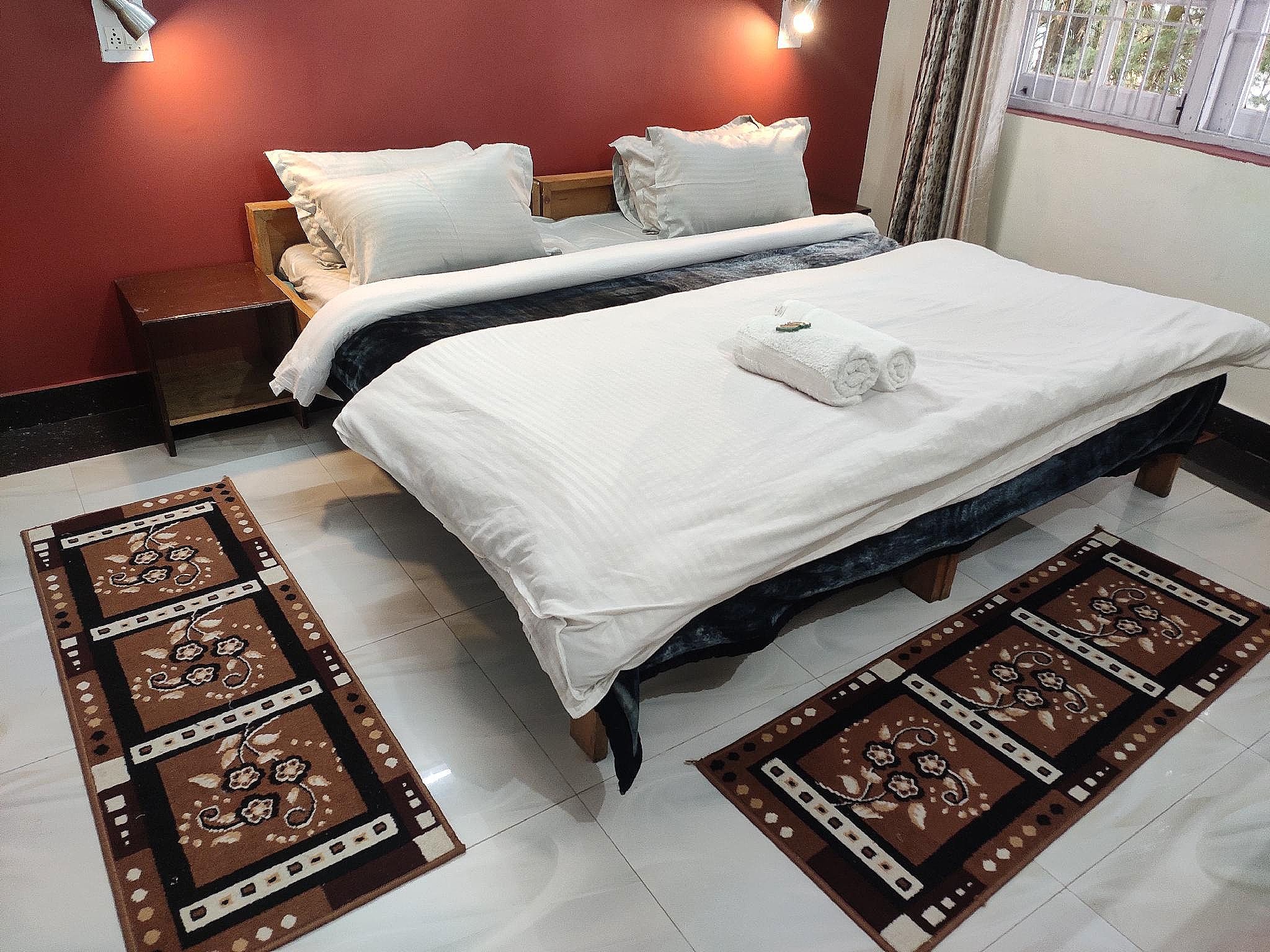 Shree Guest House Deluxe Room 2