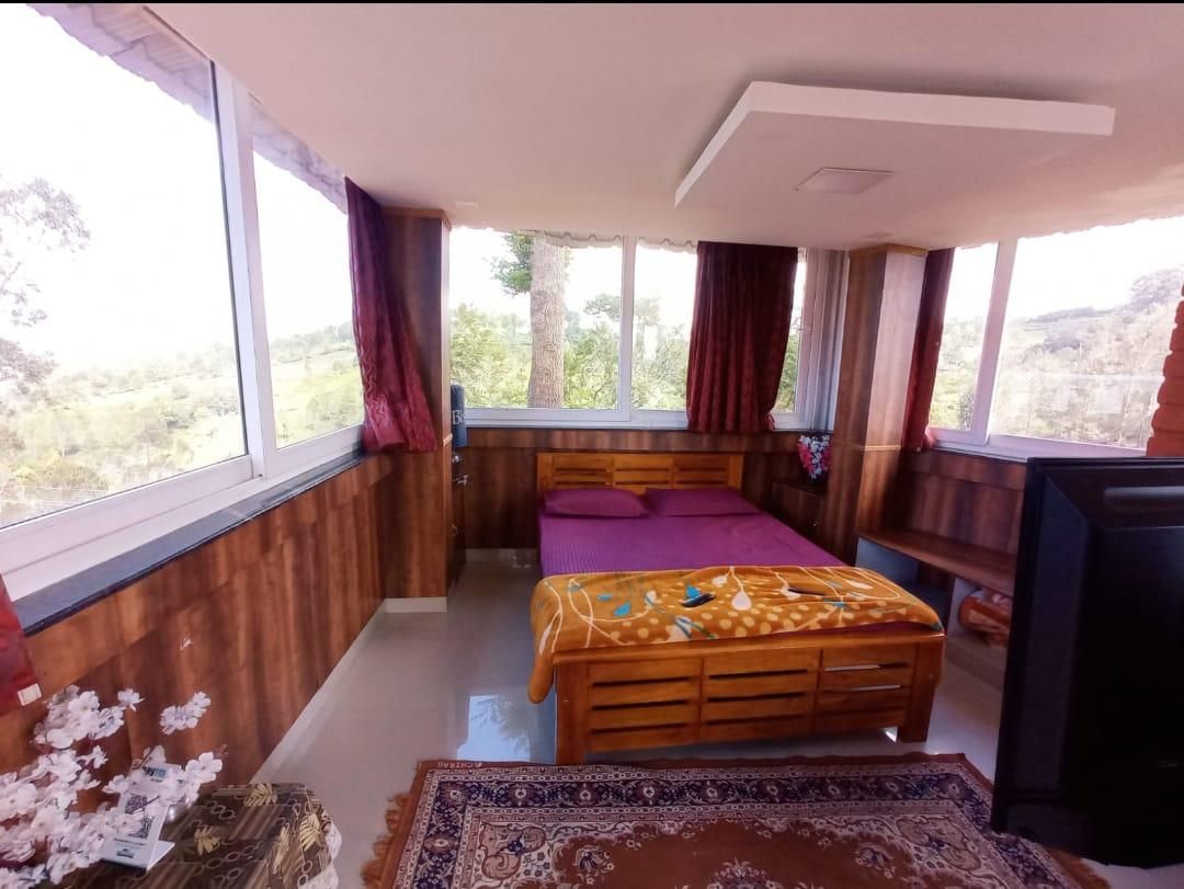 Honeymoon Suite