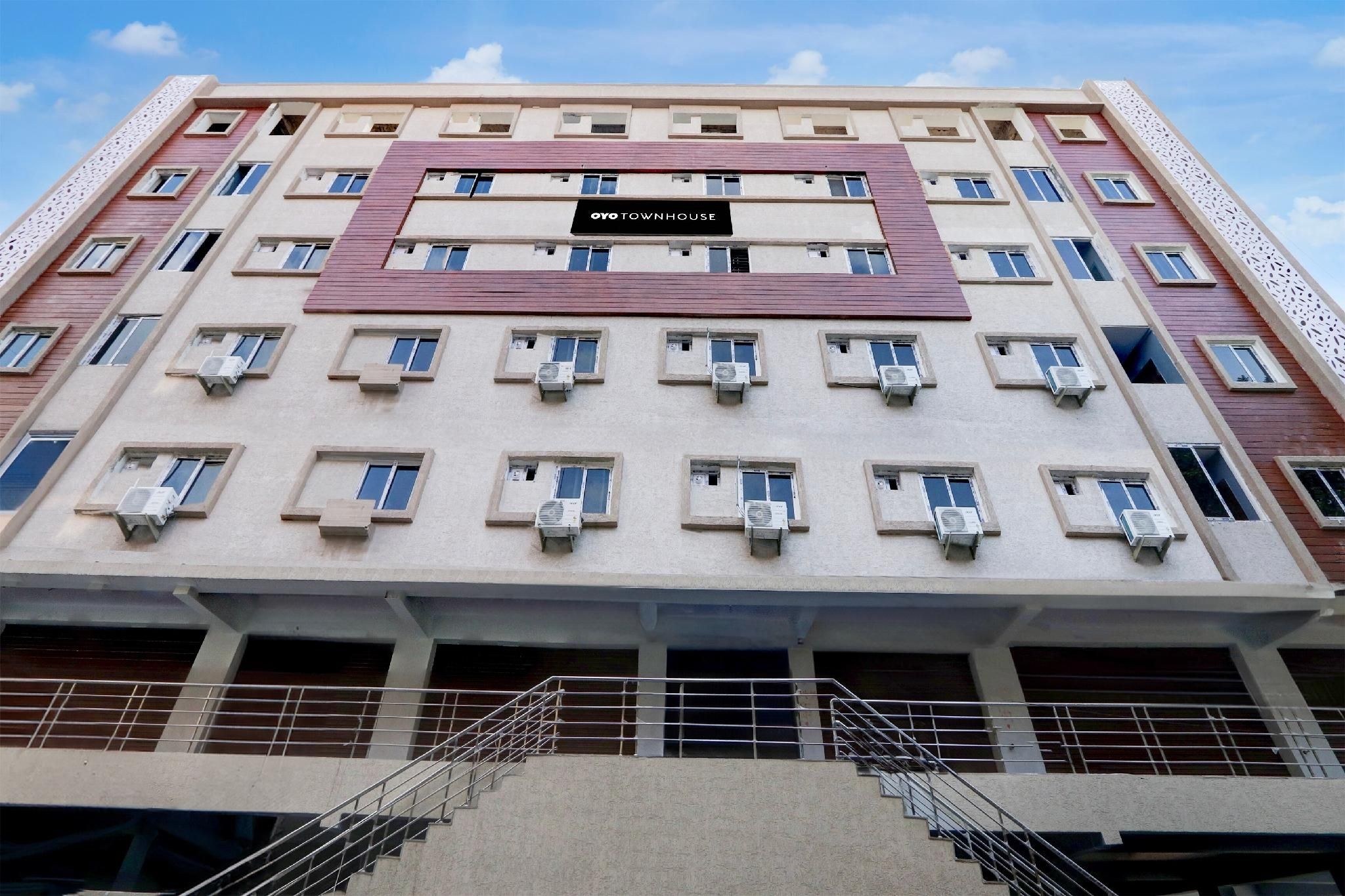 Super Townhouse Hotel SV Royal Inn