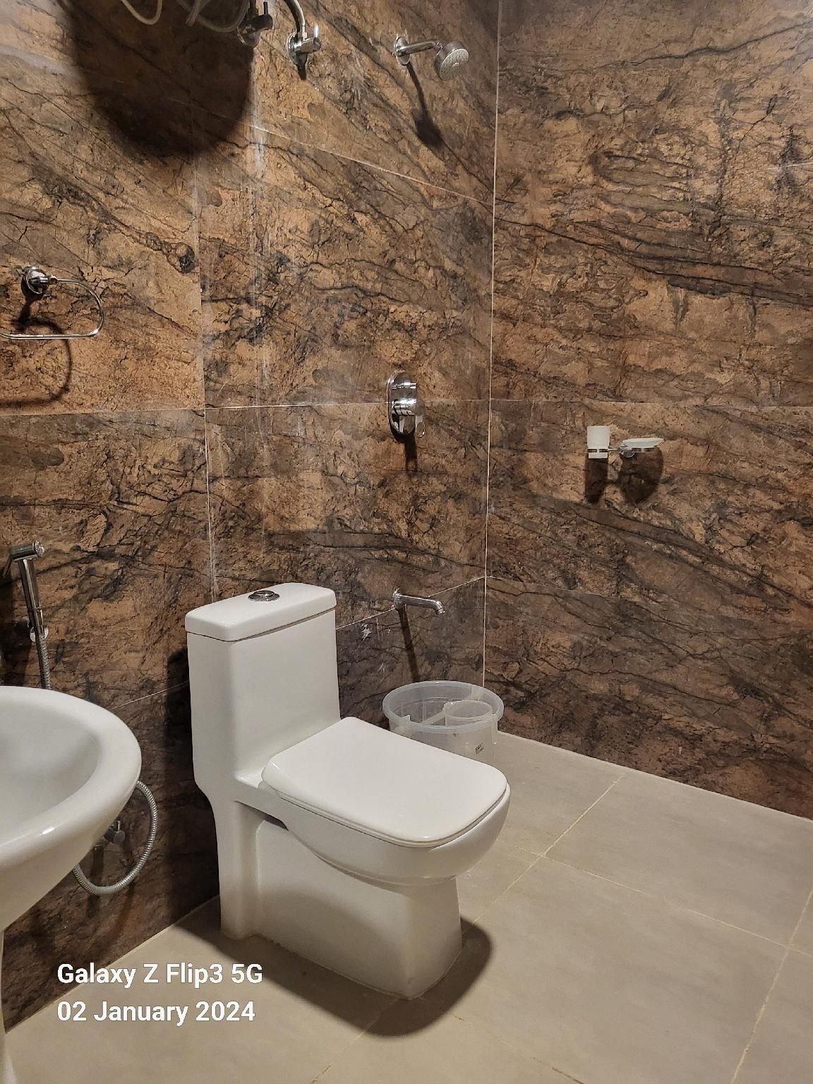 Jollywood Studios & Adventures Premier City View Room 2